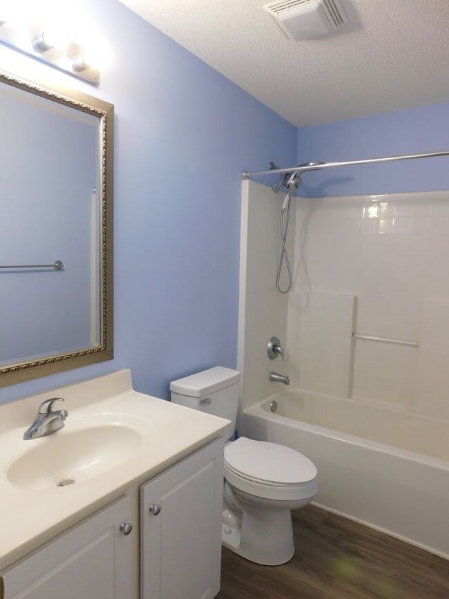 Building Photo - 205 Sellhorn Blvd