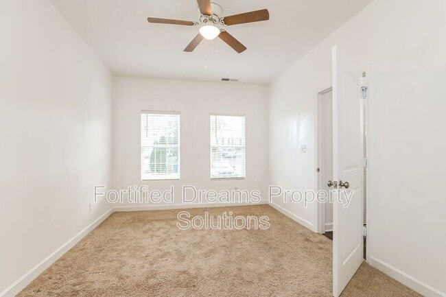 Building Photo - 4505 Holland Rd