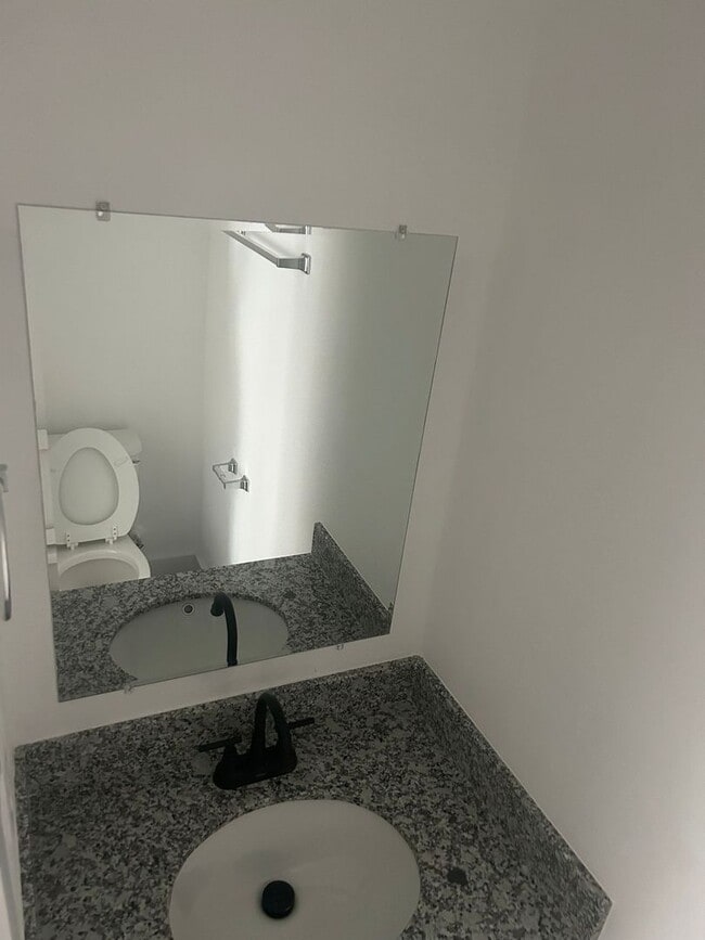 Building Photo - Brand new unit 3 bedrooms, 2.5 baths with carpod, private backyard with hi fences.