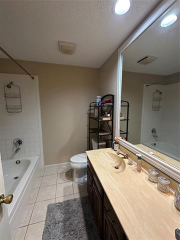 Building Photo - 412 Dillard Ln