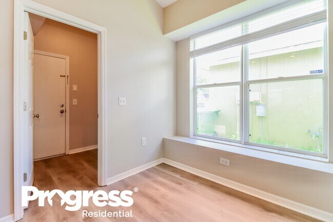 Building Photo - 4525 Roundview Ct