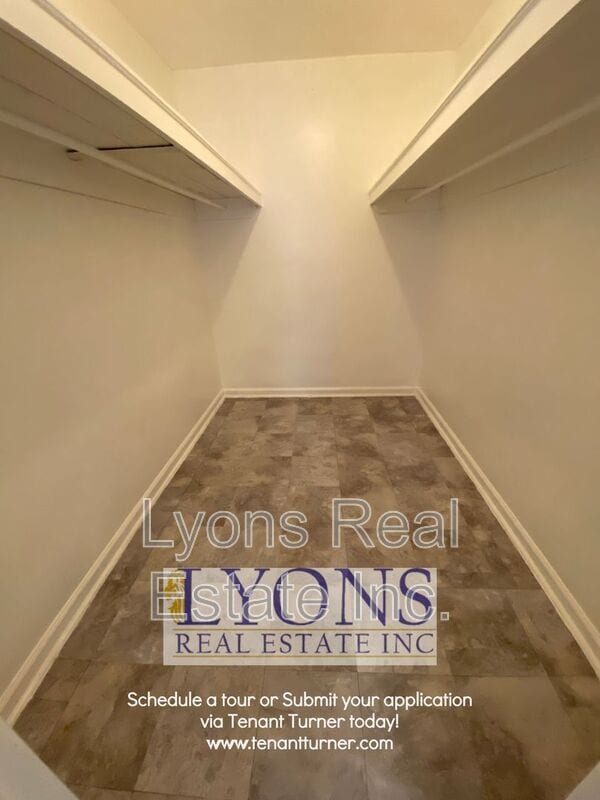 Building Photo - 1026 S Gordon Ave