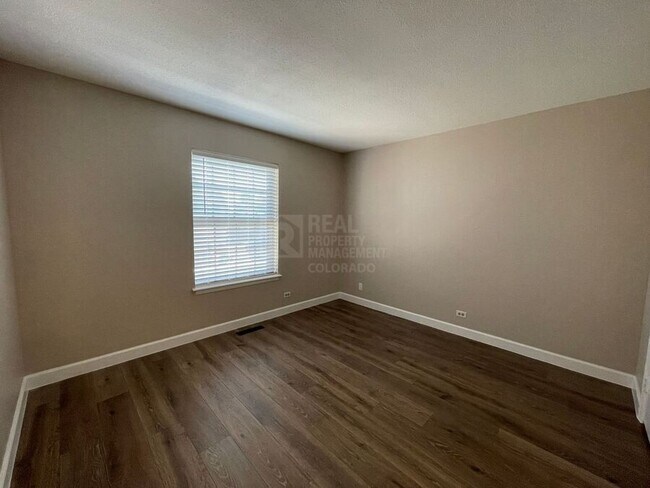 Building Photo - 7110 S Gaylord St