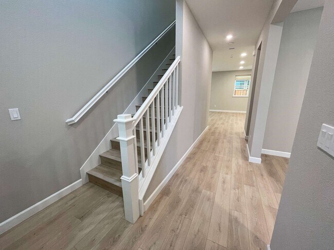 Building Photo - 1887 Orfanos Ranch Dr