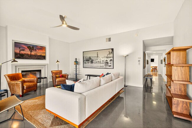 Building Photo - 76790 Lark Dr