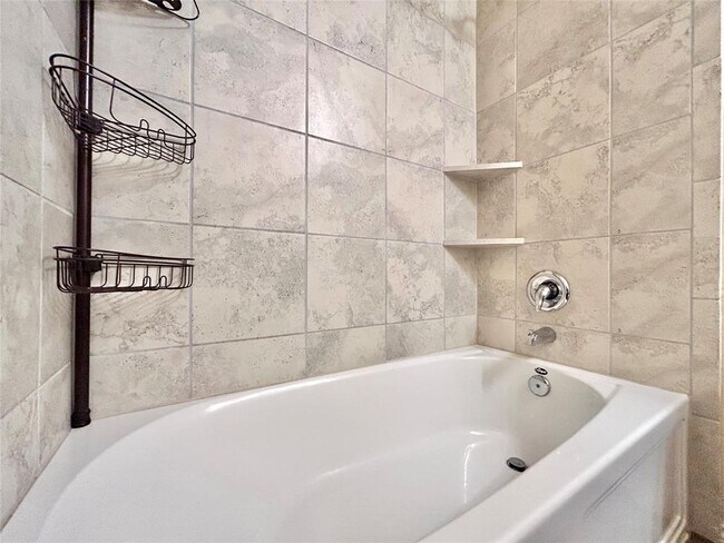 Building Photo - 124 Bronco Billy Dr