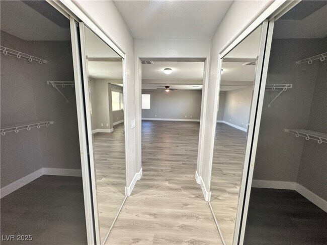 Building Photo - 4312 N Thunder Twice St