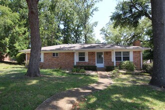 Building Photo - 1536 Crockett Dr
