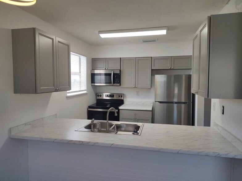 Building Photo - 2616 Chandalar Ln