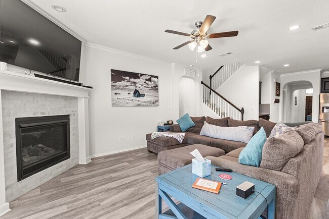 Building Photo - 7312 La Escolara Ranch Rd