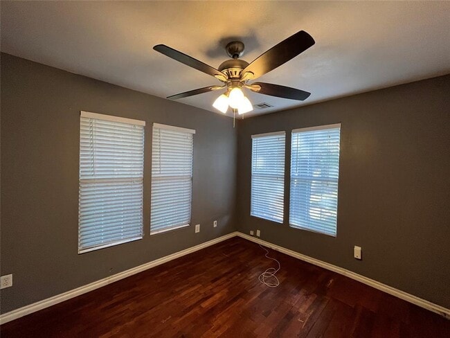 Building Photo - 312 N 6th St