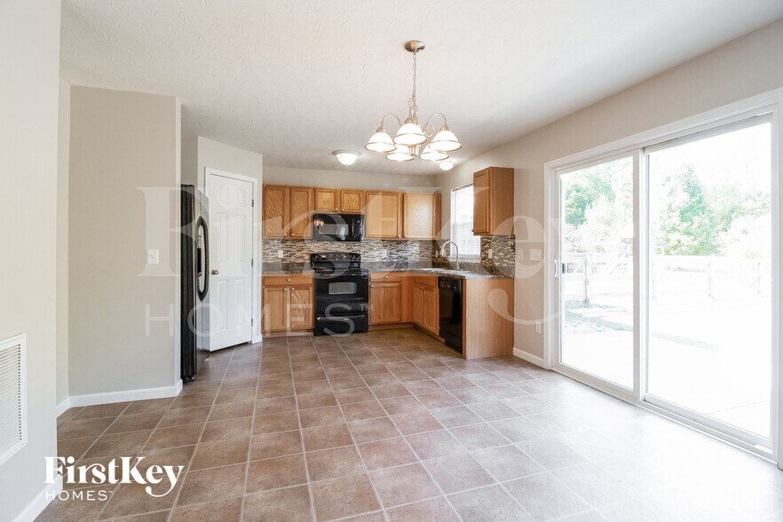 Building Photo - 6038 Marsh Cir