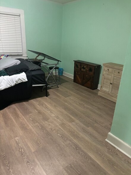 Building Photo - 712 W Cherokee St