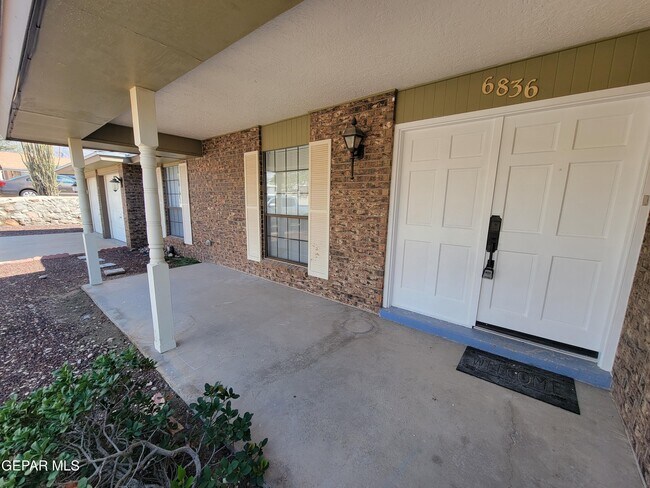 Building Photo - 6836 Orizaba Ave