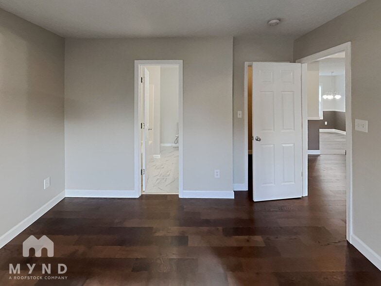 Building Photo - 608 Helms Dr