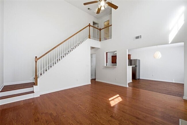 Building Photo - 6425 White Walnut Way