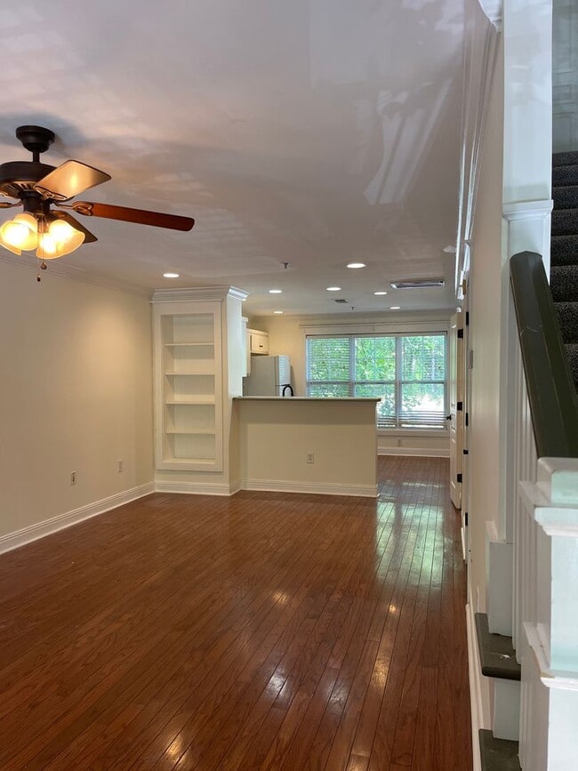 Building Photo - Lovely Condo in Gated Community at Brookwo...