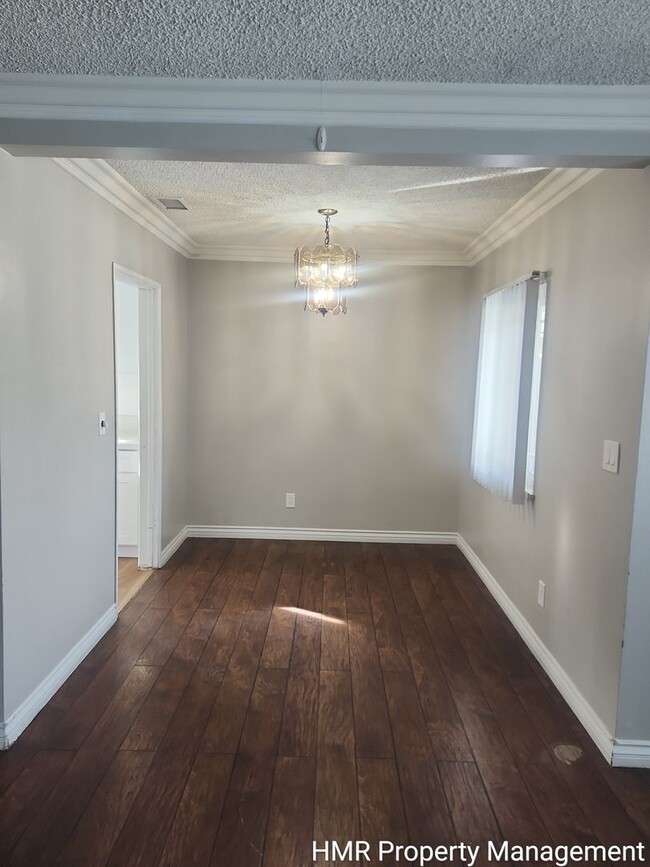 Building Photo - 3 Bedroom 1 Bath Gem For Rent!