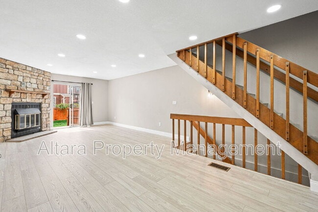 Building Photo - 2578 E Nichols Cir