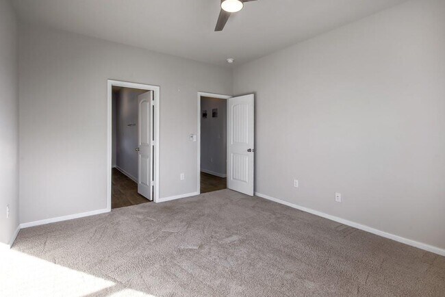 Building Photo - 14126 Macquarie Dr
