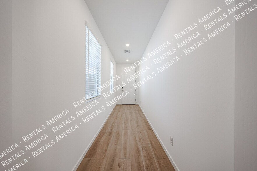 Building Photo - 2484 W Rowel Rd