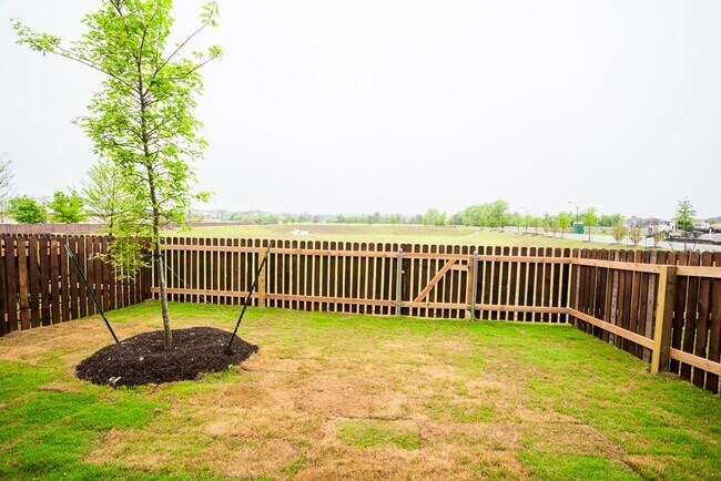 Building Photo - 601 Fiery Skipper Dr