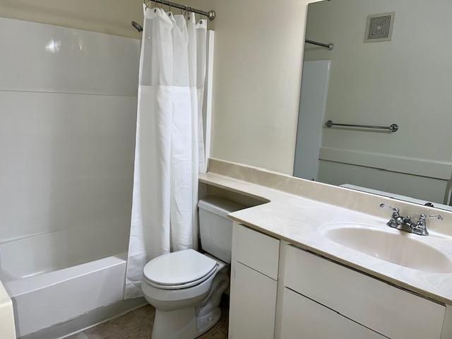 Building Photo - 135 Piccadilly Pl