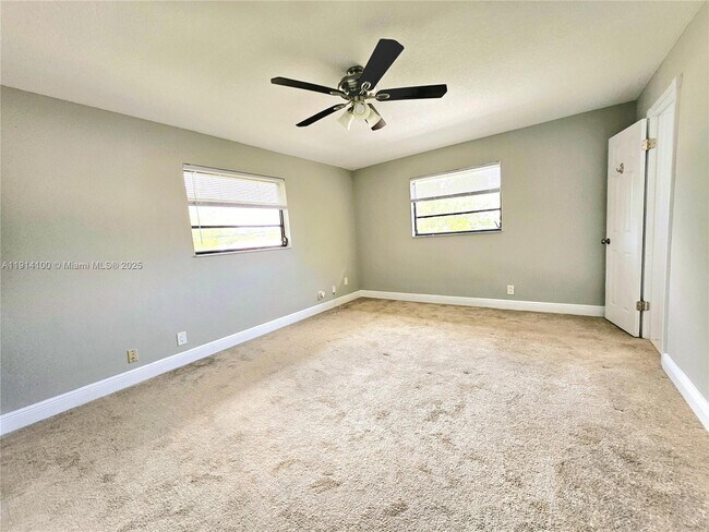 Building Photo - 511 SW 15th St