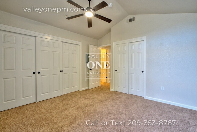 Building Photo - Rare vacancy opportunity in Turlock's finest and most desirable townhome complex!