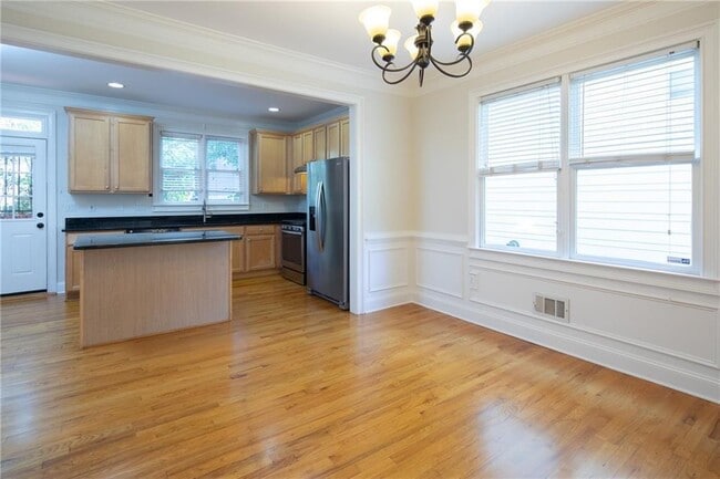 Building Photo - 1440 Hardee St NE