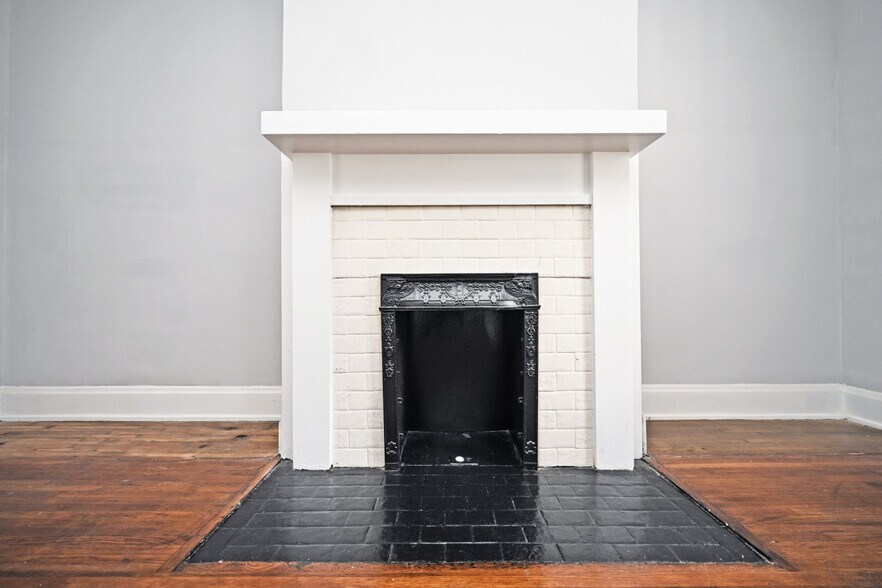 Building Photo - 6116 Conover St