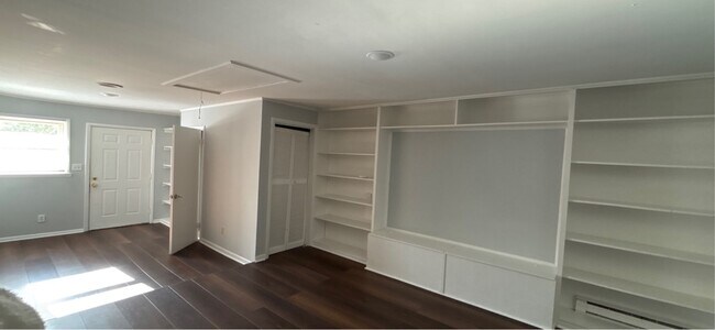 Building Photo - 381 Summerhill Rd