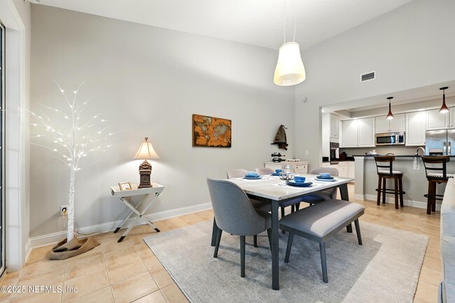 Building Photo - 330 N Shore Cir