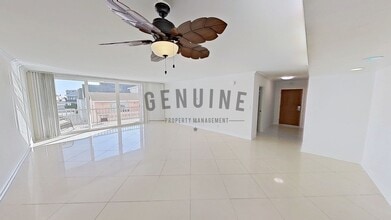 Building Photo - 2Bd 2Ba Spacious Newport Bay Front Condo