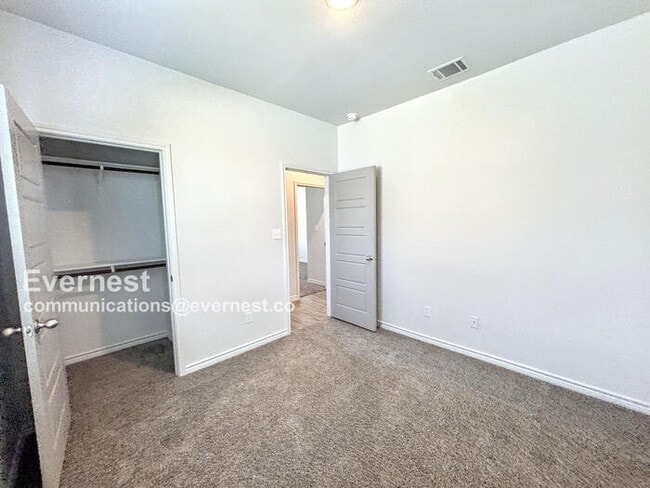 Building Photo - 8503 Glade Dr