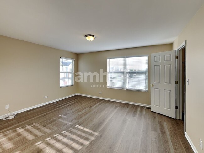 Building Photo - 509 Springbrook Trail N