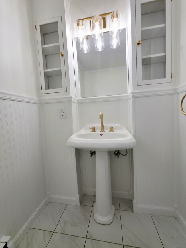 Building Photo - 3 Bed 1 Bath in Rochester PA
