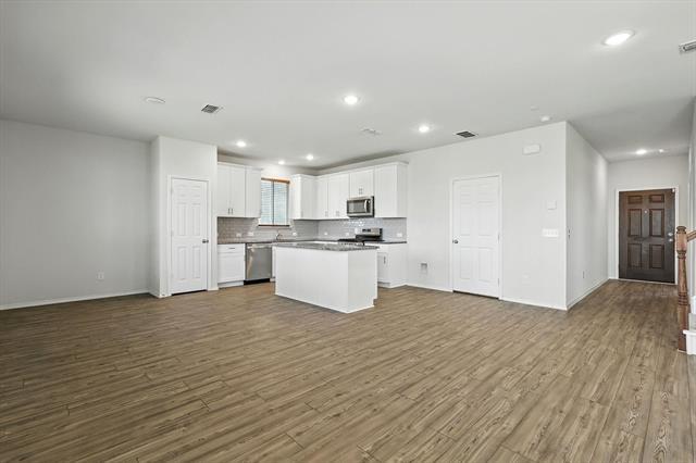 Building Photo - 507 Goldenrod Ln