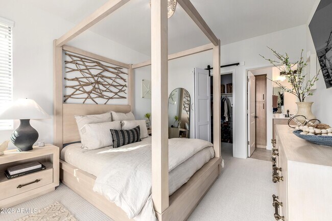 Building Photo - 2511 W Queen Creek Rd