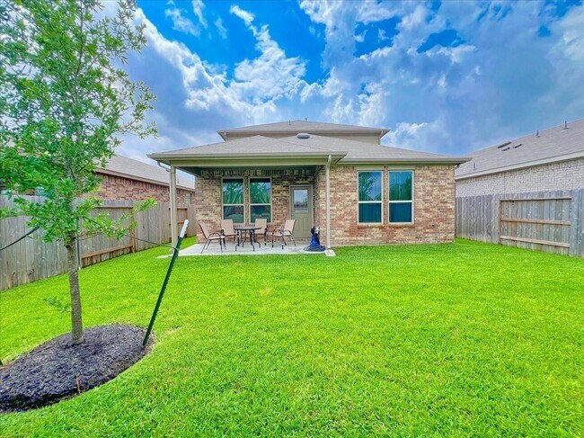 Building Photo - 14463 Cedar Ledge Ln