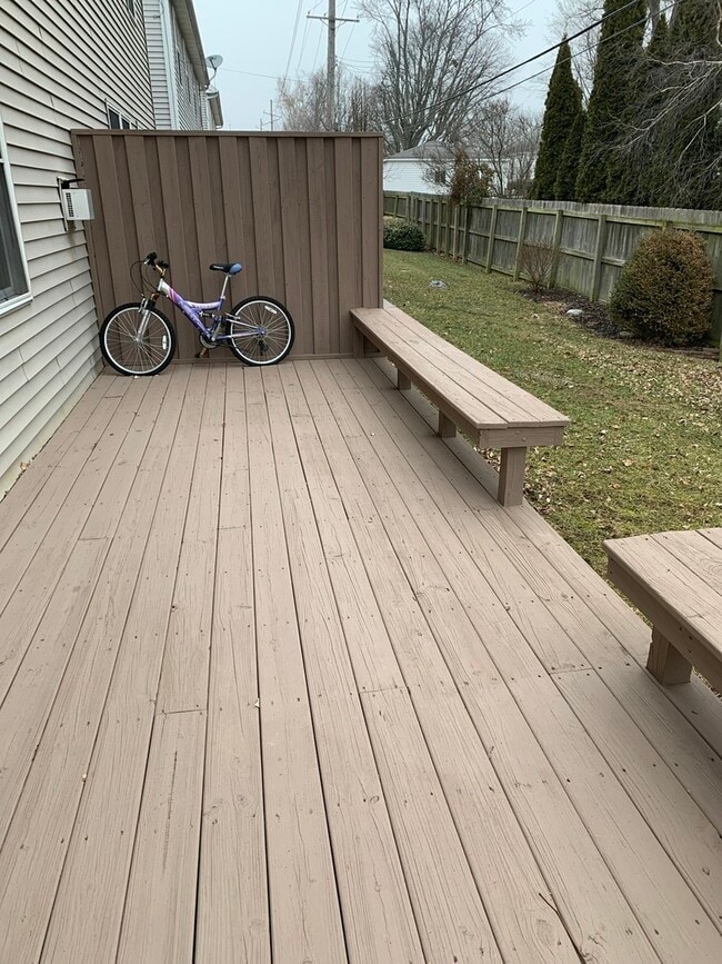 Building Photo - 1116 Doral Dr