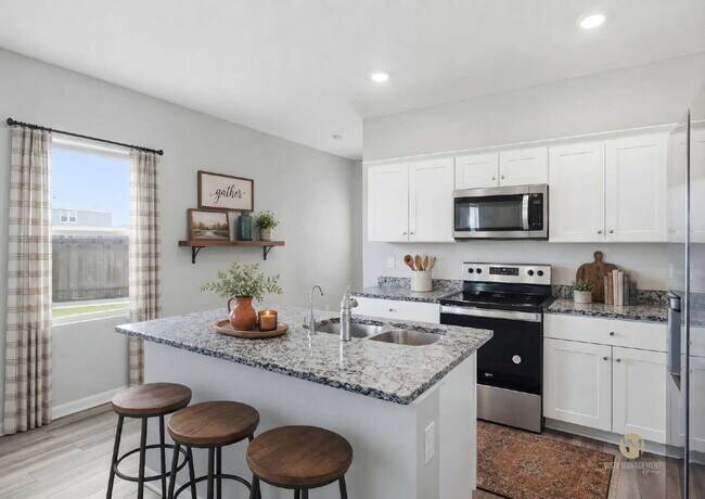 Building Photo - 5625 Pearl Mdw