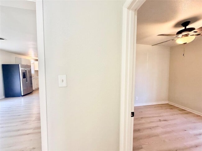 Building Photo - 5330 Wellington Dr