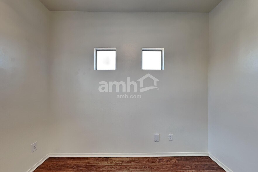 Building Photo - 17646 W Bridger St