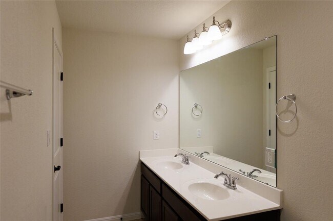 Building Photo - 524 Windom Way