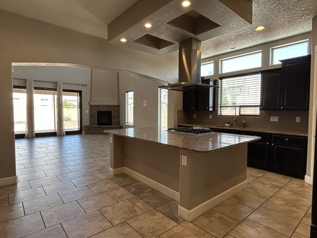 Building Photo - 7115 Vista Terraza Dr NW