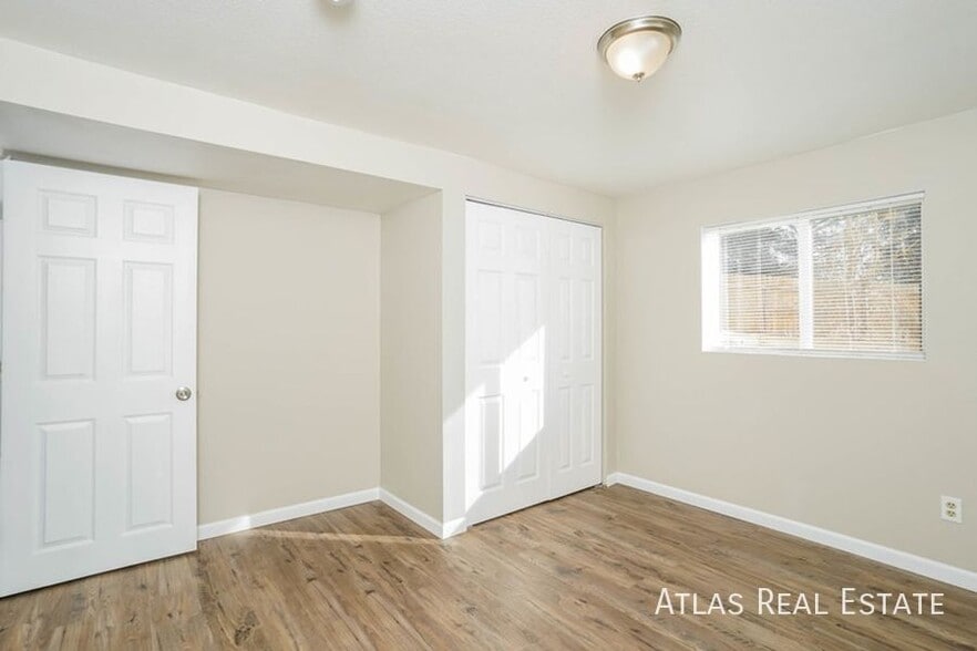 Building Photo - 4789 Shadowglen Dr