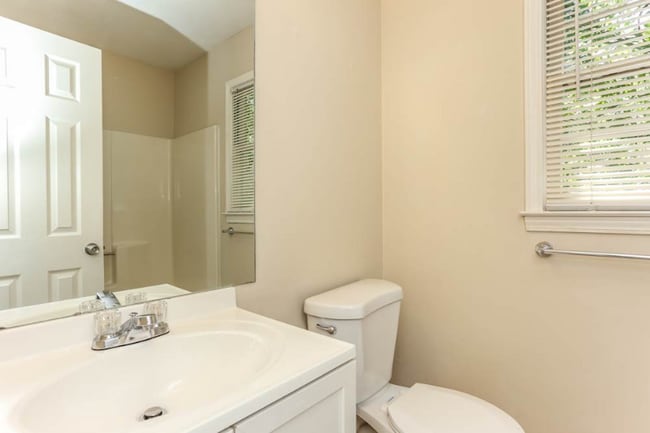 Building Photo - 396 Shamrock Ct