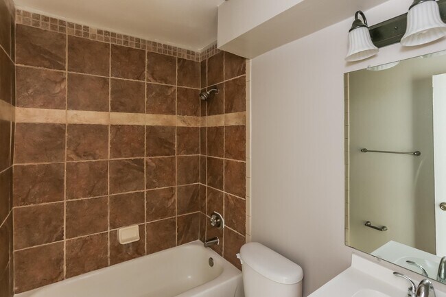 Building Photo - 4511 Country Brook Dr