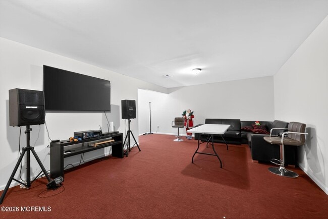 Building Photo - 153 Sandra Way